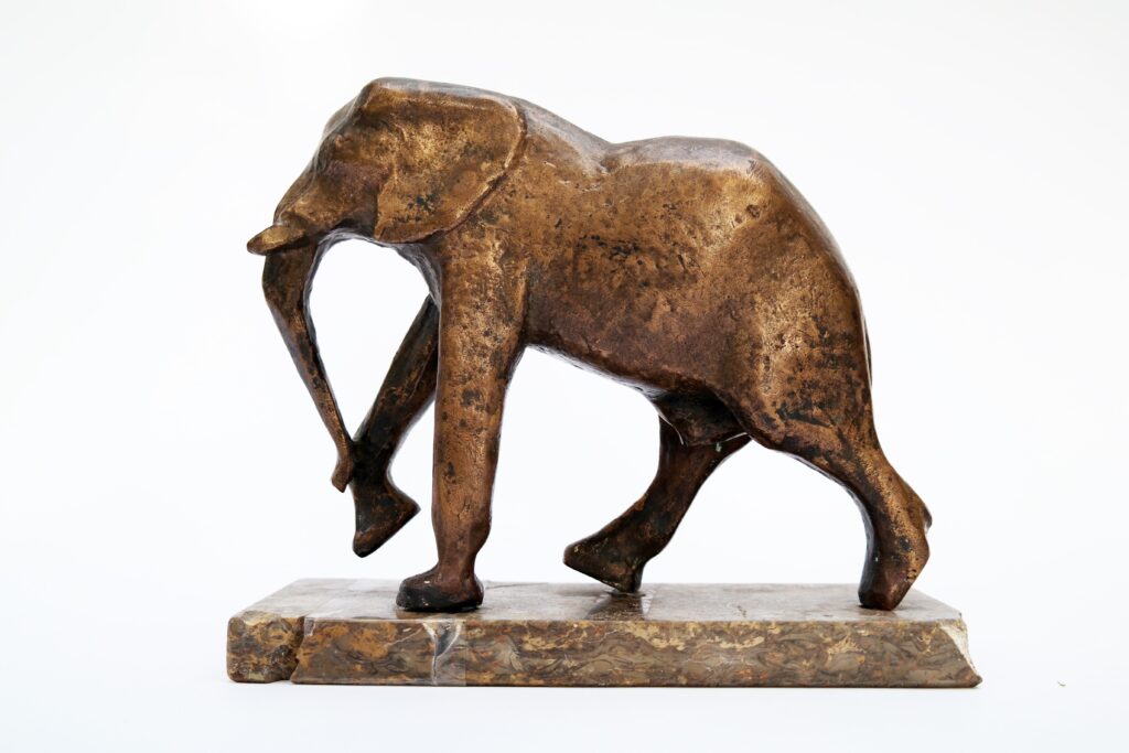 Philipp Harth Laufender Elefant 1948 Kleinplastik Bronze running elephant small sculpture